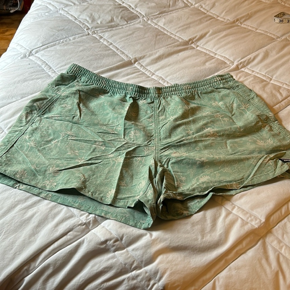Patagonia 5” baggies board shorts. EUC